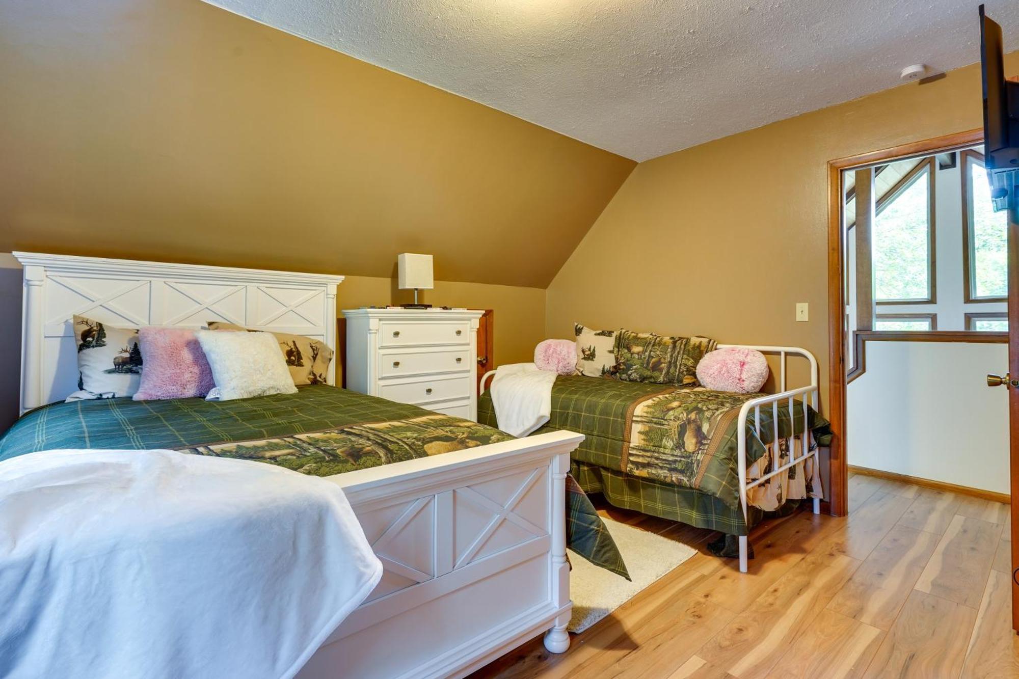 Howard Cabin Rental About 3 Mi To Apple Valley Lake! Mount Vernon Luaran gambar